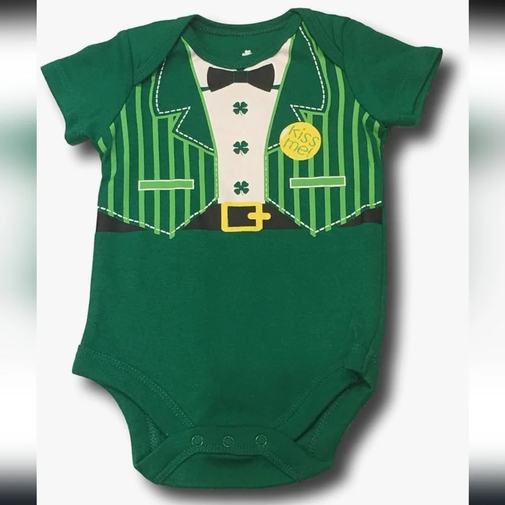 🎁 10/$25 St. Patrick's Day onesie, 12 months